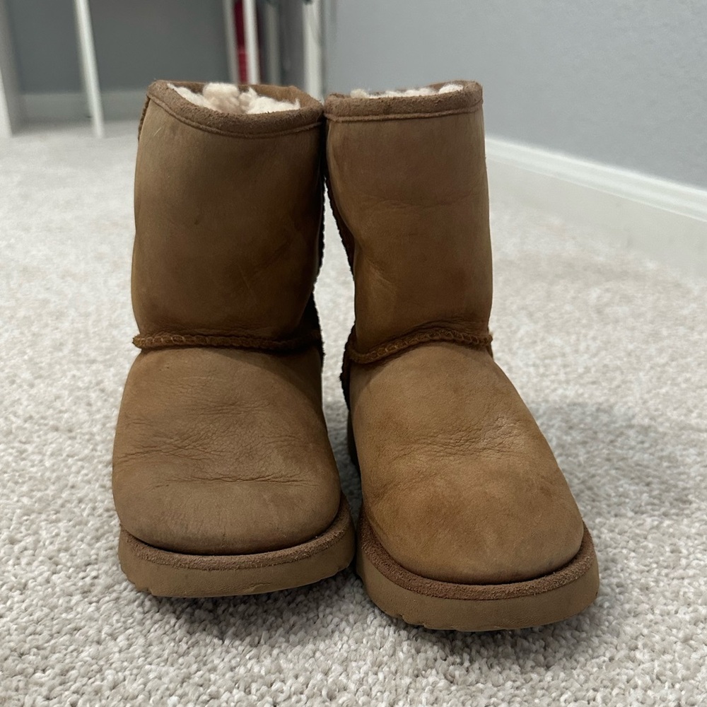 UGG Cozy Tan Boots ( kids size 11 ) lightly worn.